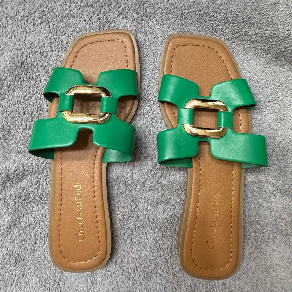 Cityclassified Emerald Green Sandals with Gold Accent